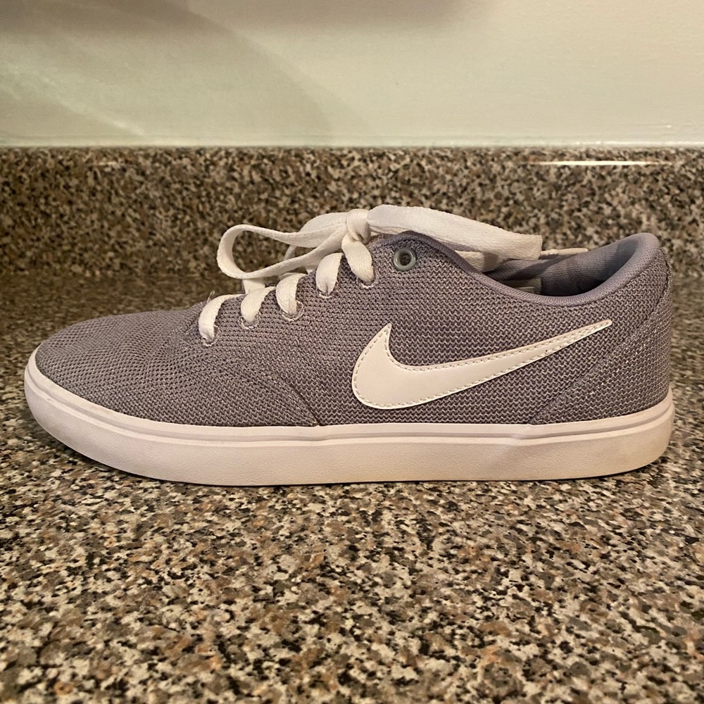 Men’s Nike Sb Check Solar Sneakers View 3